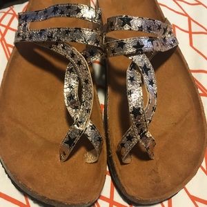 Never worn! Cute sandals